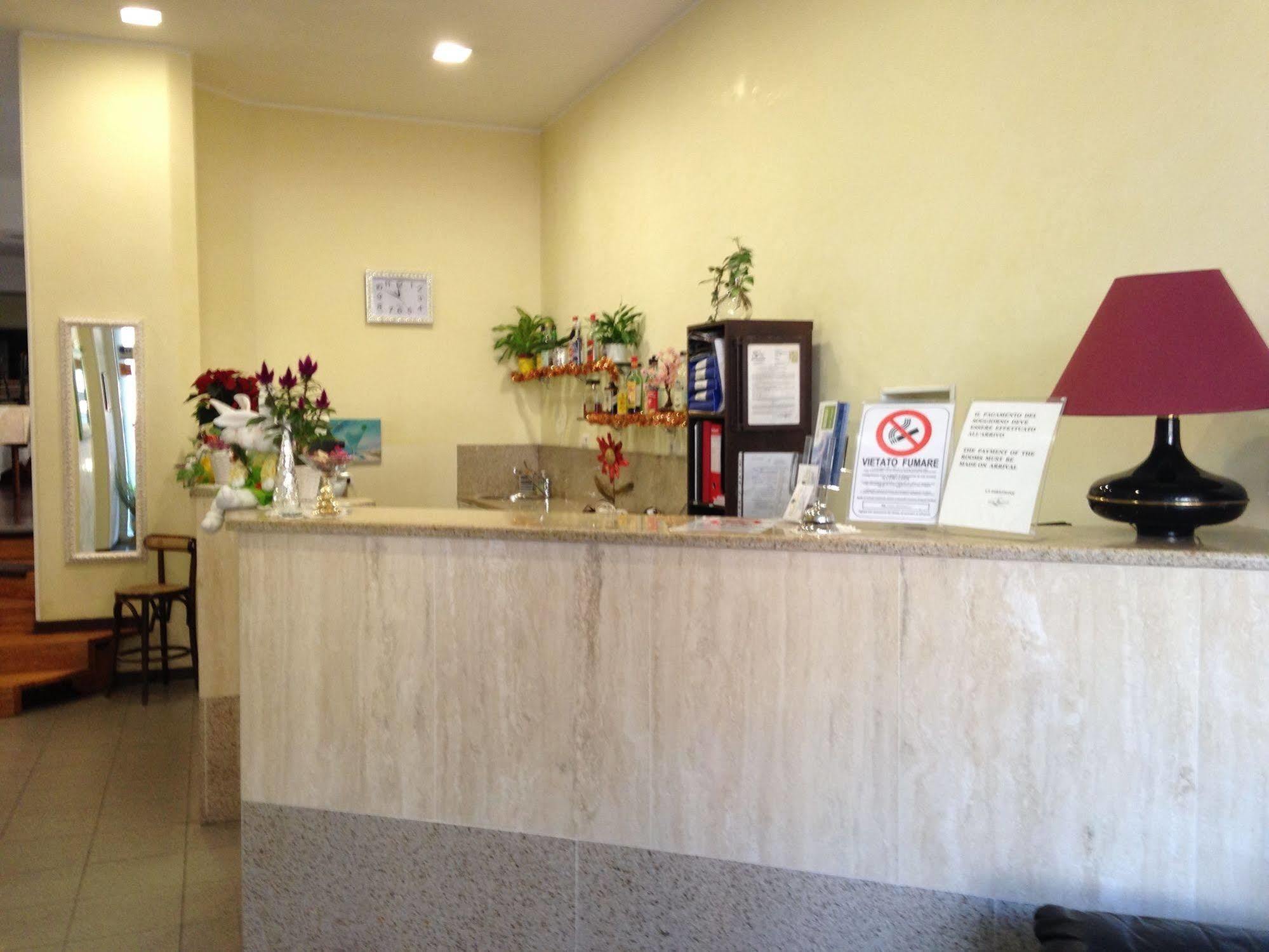 Hotel Marinoni Lomazzo Eksteriør billede